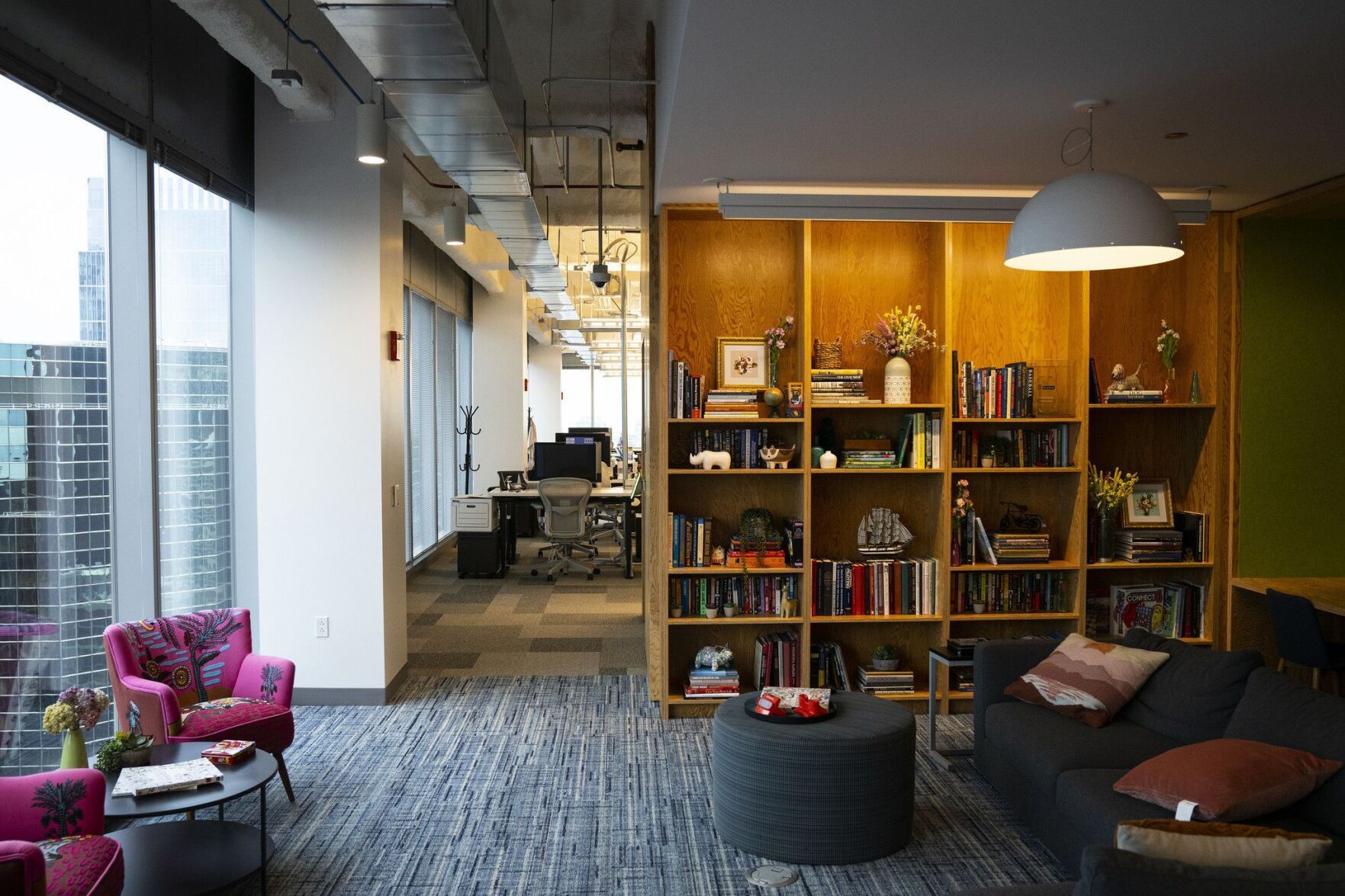 BIZ-META-OPENS-NEW-LOOP-OFFICE-4-TB.jpg